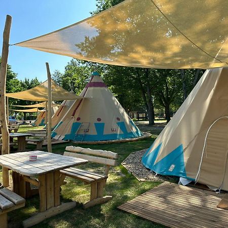 Tipi Illinois Apartment Falkenberg/Elster Exterior photo